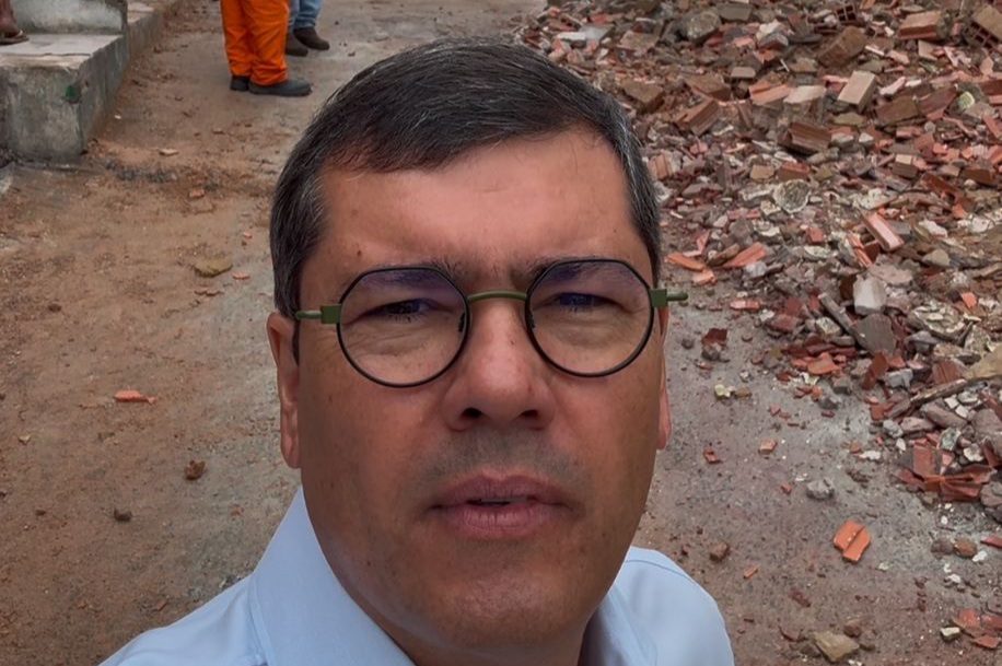 Tinoco pede reconstrução da Escola Teodoro Sampaio após desabamento de muro em Salvador