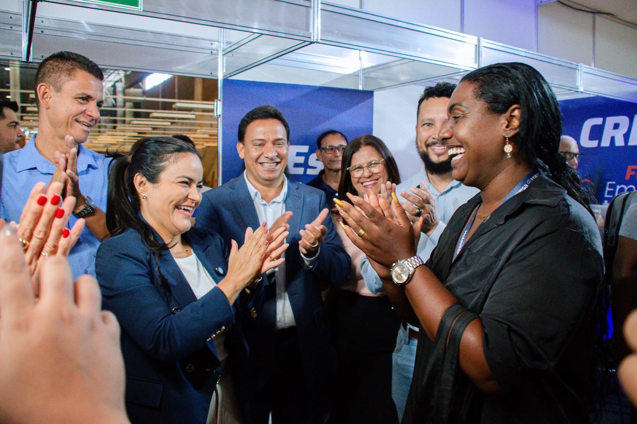Débora anuncia criação do SINE Lauro durante abertura da Feira Emprega Transporte