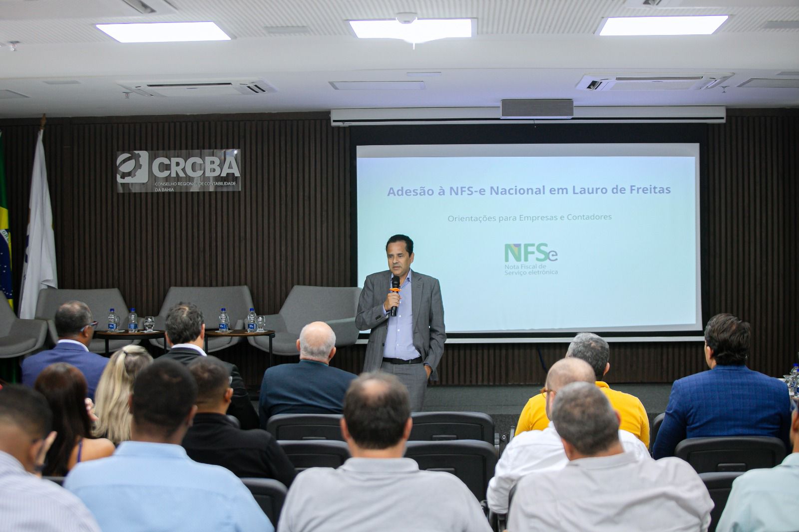 Prefeitura de Lauro realiza encontro com contadores para tratar da implantação da NFS-e