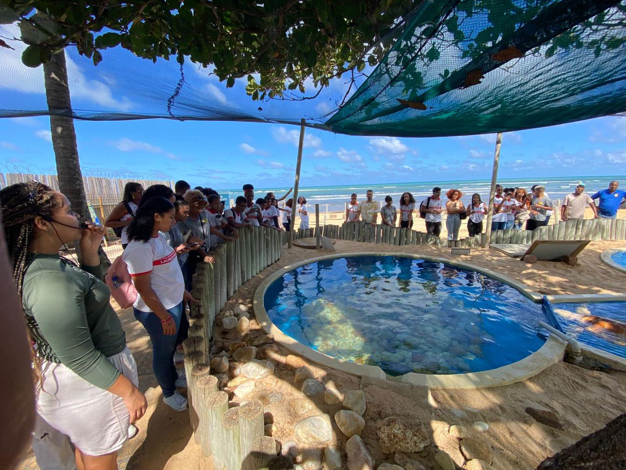 Visita ao Projeto Tamar encanta estudantes da rede municipal de Lauro