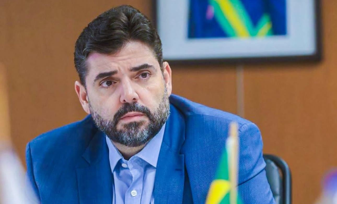 Adolpho Loyola critica ACM Neto pela insistência de usar todos os meios contra o desenvolvimento da Bahia