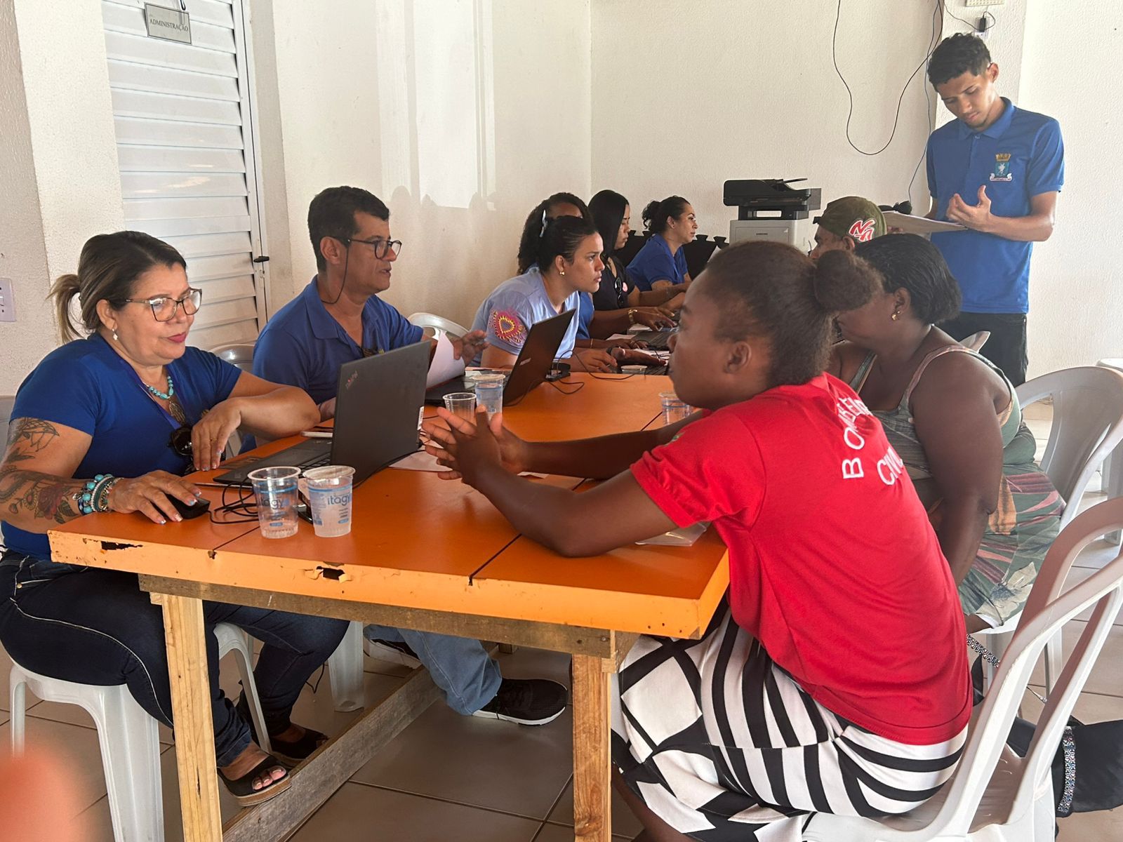 Prefeitura de Lauro realiza mutirão social do CadÚnico no Centro Comunitário de Capiarara