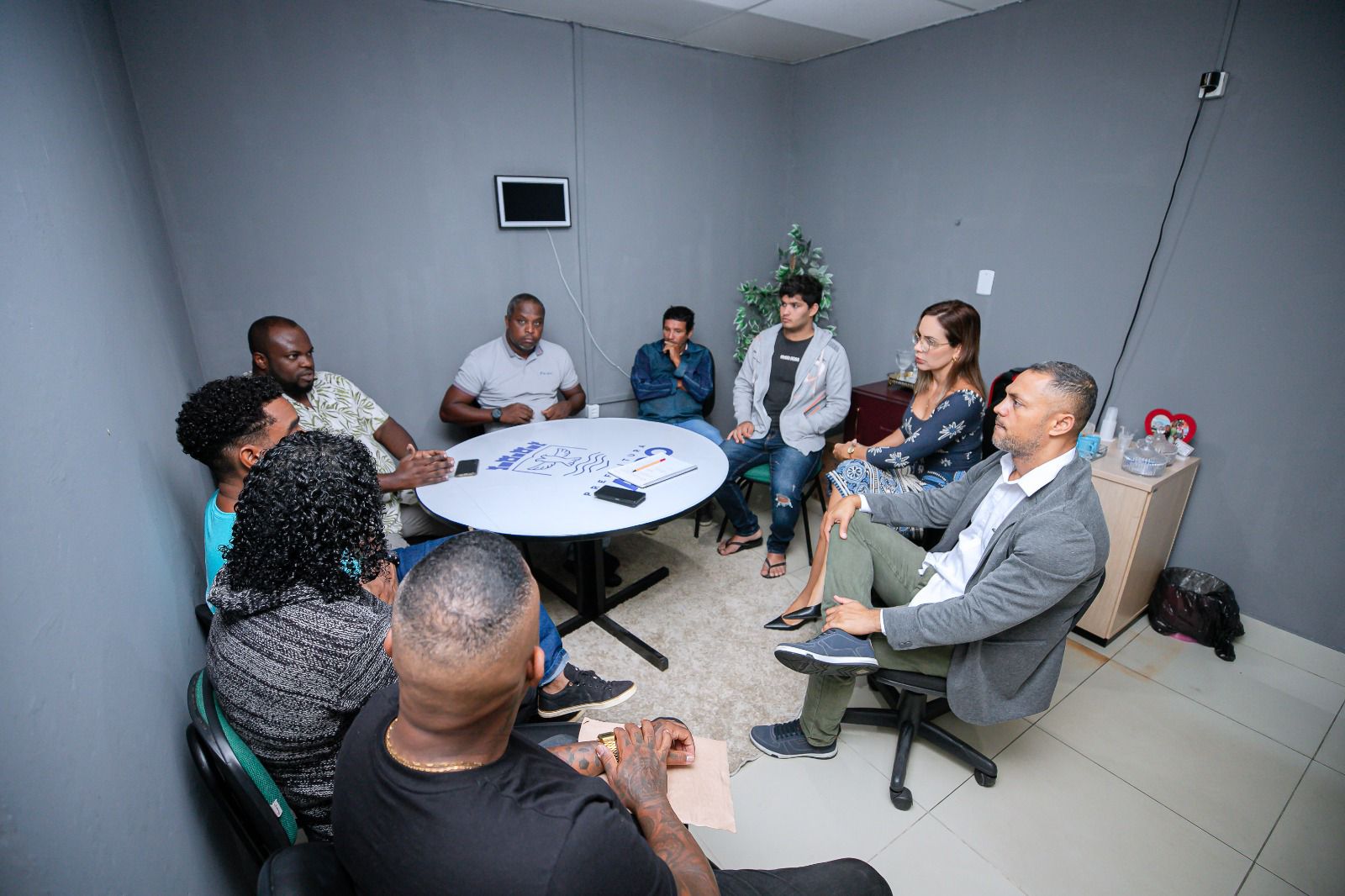 Prefeitura de Lauro dialoga sobre organização de Food Trucks em área residencial