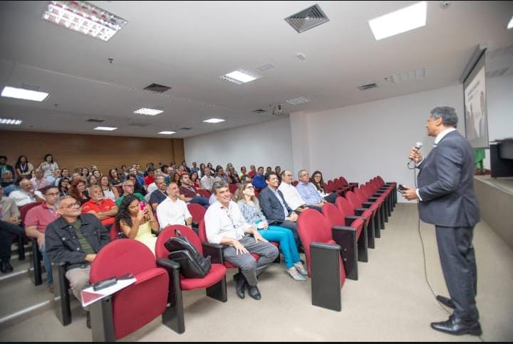 Vivaldo Amaral realiza palestra no Desenbahia sobre assédio e cidadania da pessoa idosa