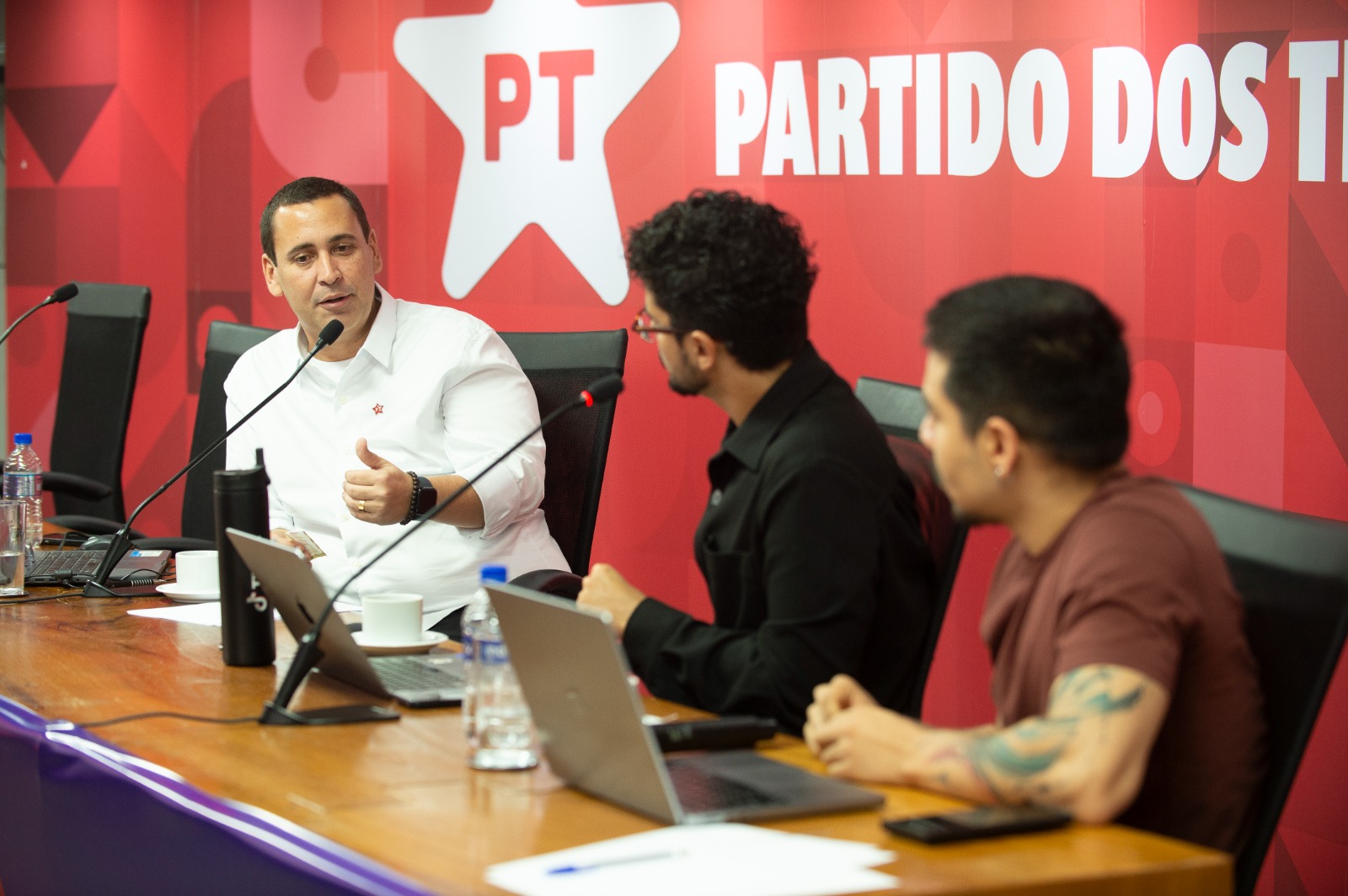 Éden celebra grande participação em seminário do PT com plataformas digitais