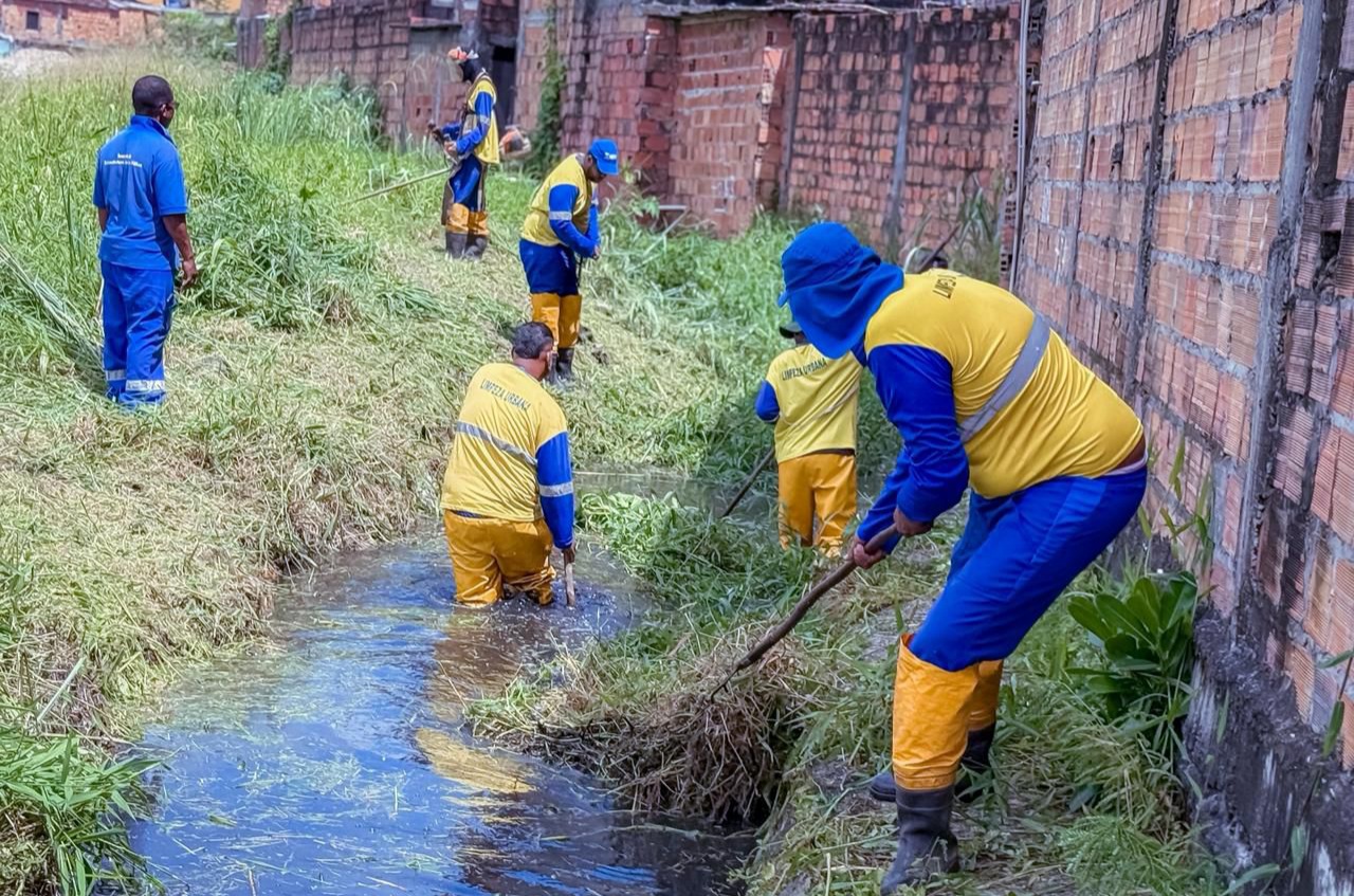 Prefeitura de Lauro intensifica trabalho de manutenção em bairros atingidos pela chuva