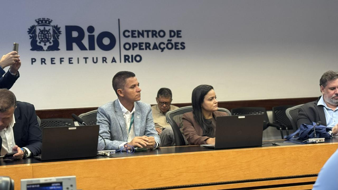 Débora Regis visita Centro de Operações e Resiliência do Rio de Janeiro