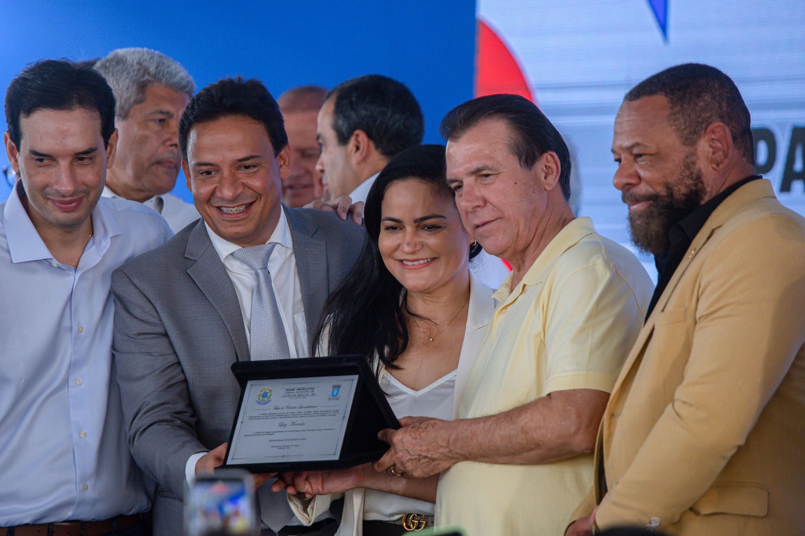 Débora celebra Pacto pelo Trabalho Decente e anuncia Casa do Trabalhador para Lauro de Freitas