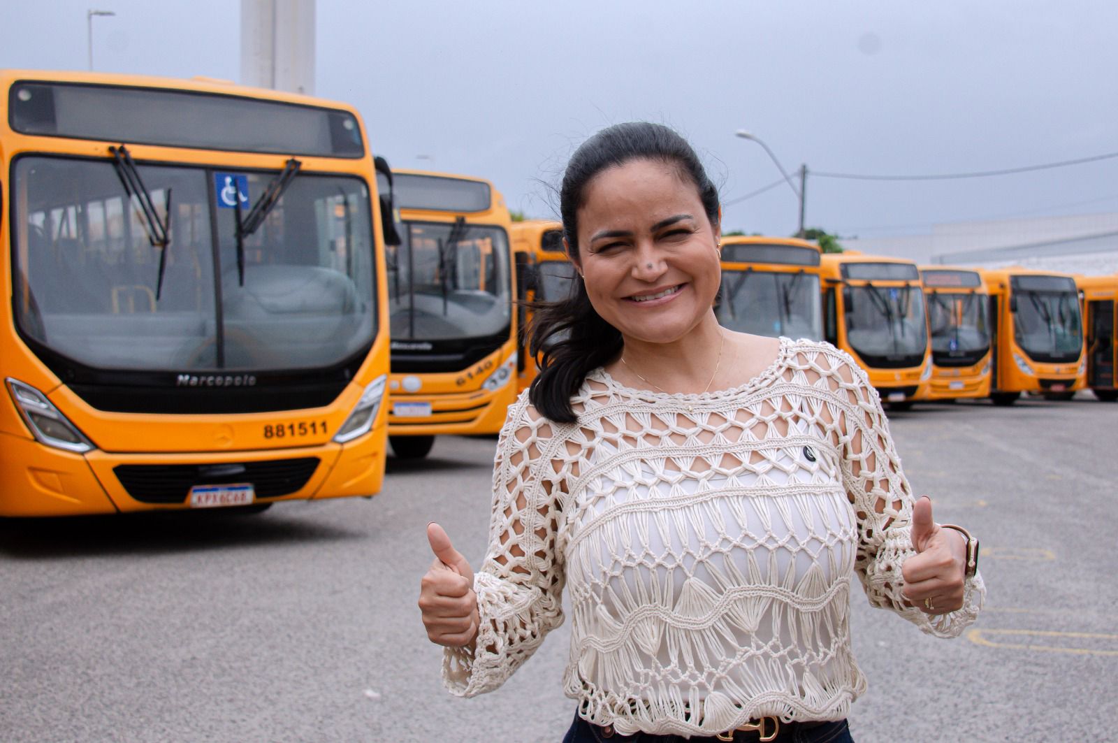 Prefeitura de Lauro de Freitas renova frota escolar com entrega de 35 novos ônibus