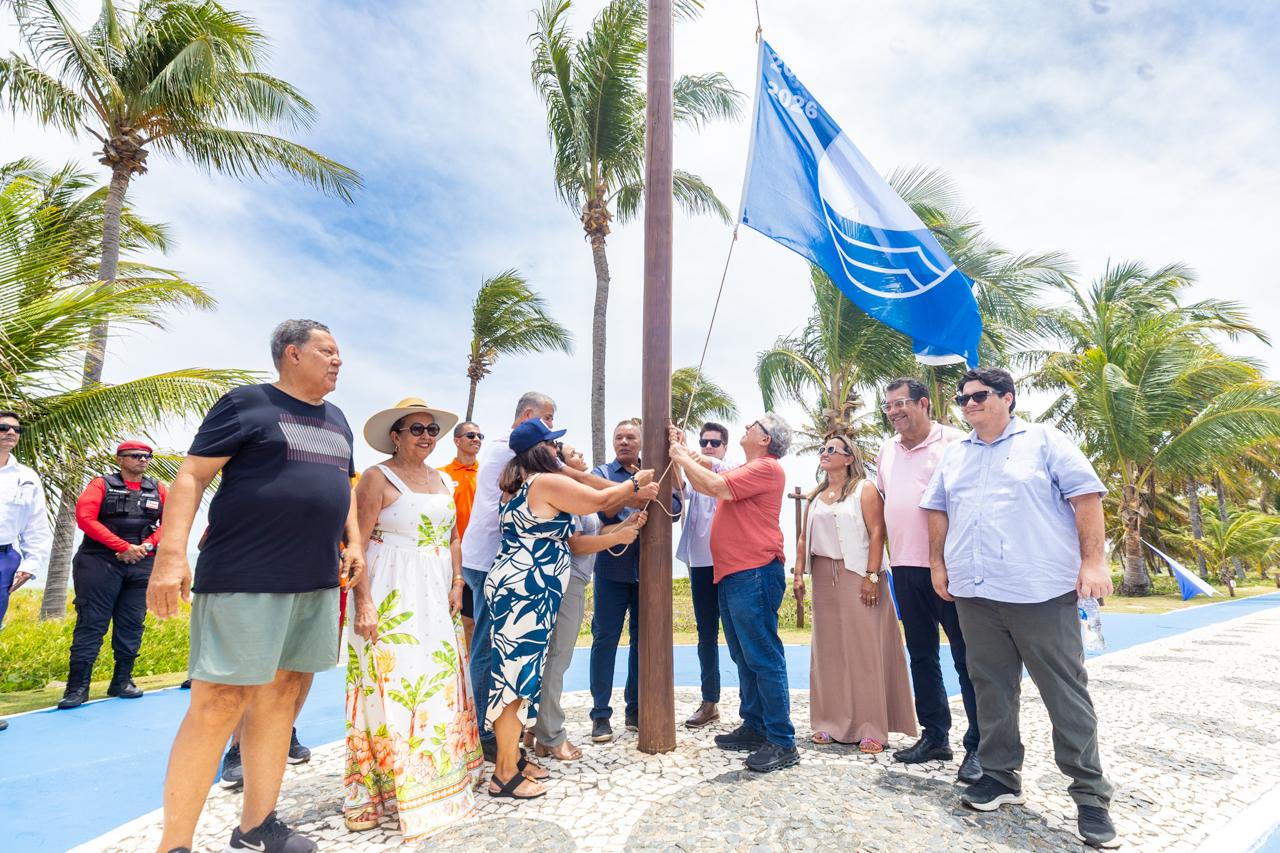 Camaçari renova selo internacional Bandeira Azul em praias de Itacimirim e Guarajuba
