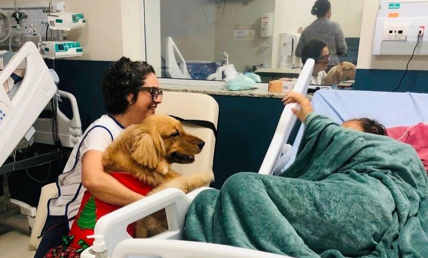 Pacientes do Hospital Mont Serrat recebem visita especial de cão terapeuta