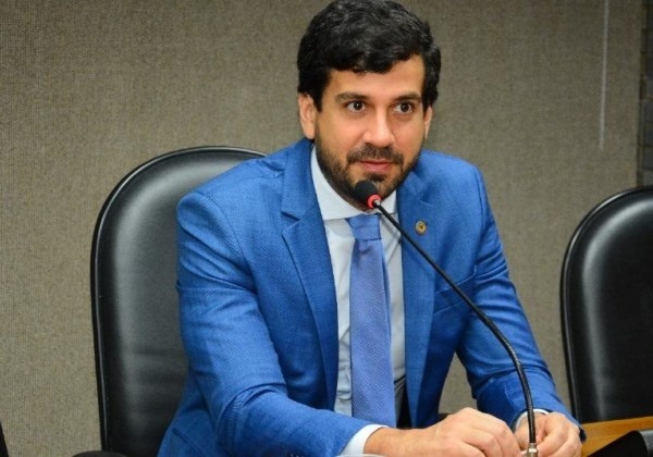 Manuel Rocha pede redução de 50% da tarifa de esgotamento sanitário da Embasa