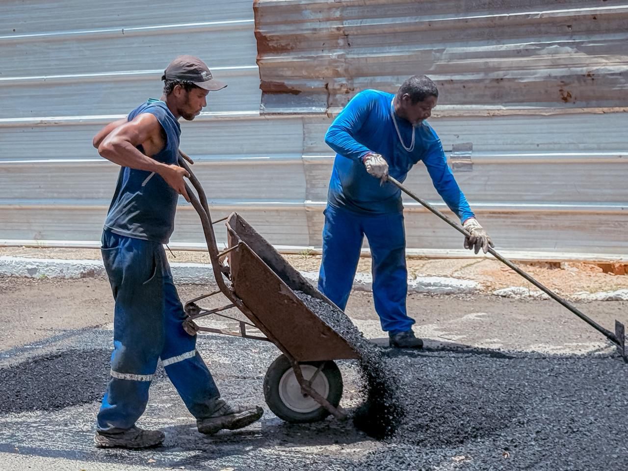 Lauro: Mutirão da Operação Buraco Zero chega a Vida Nova