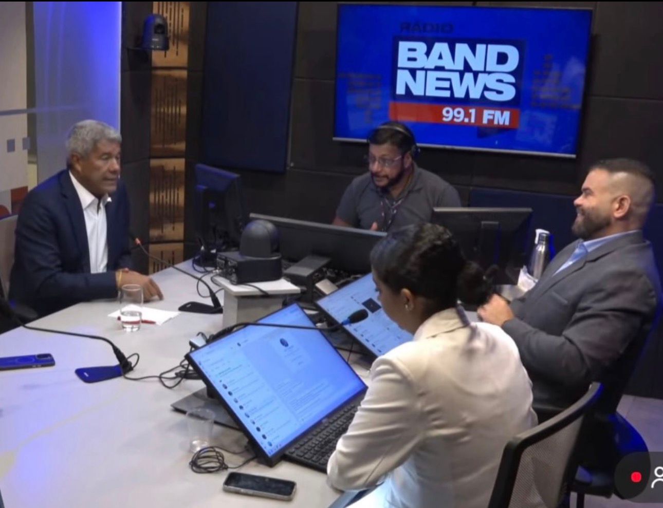 Jerônimo rebate oposição, cita obras em andamento e garante entregas na infraestrutura da Bahia