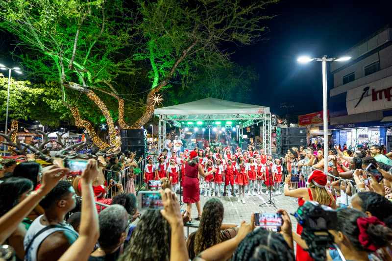 Programação da ‘Fábrica de Sonhos’ encanta camaçarienses e turistas com cultura e encontros em clima natalino