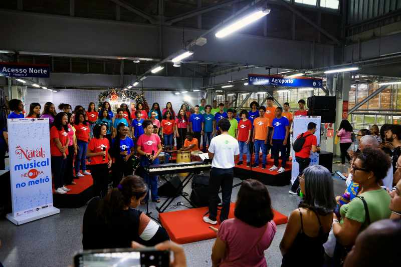 Natal Musical: Coral do Neojiba encanta a Estação Rodoviária do Metrô