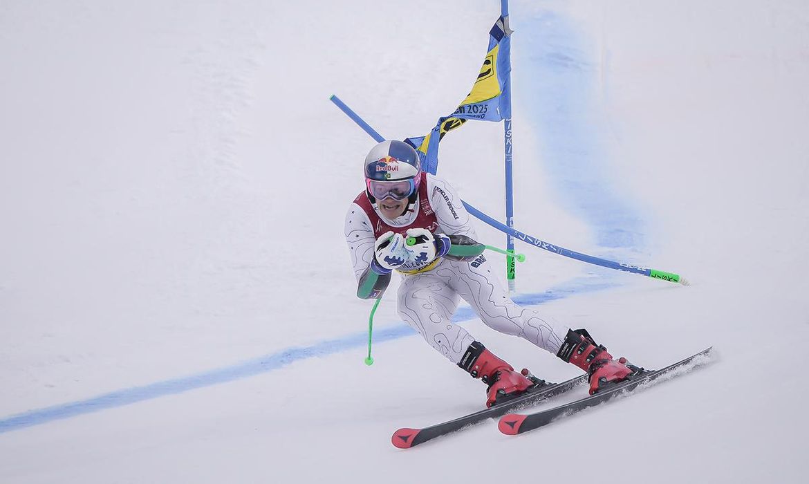 Brasileiro Lucas Pinheiro é prata em Copa do Mundo de Esqui Alpino