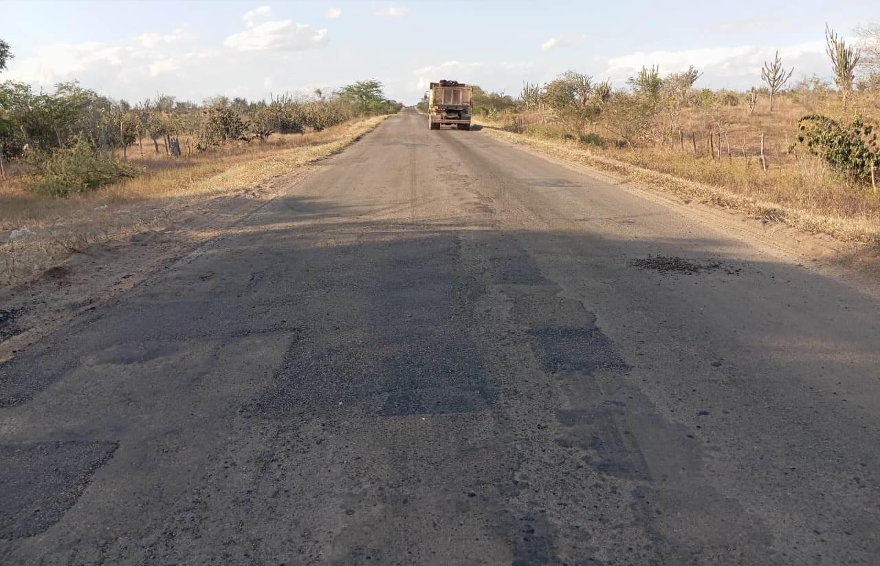 Governo da Bahia pavimentará mais de 175 km de rodovias