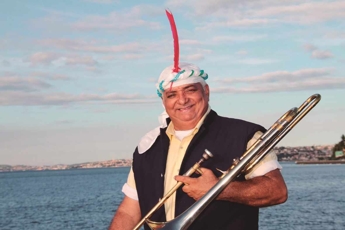 Verão na Bahia: Pelô tem cortejo percussivo com mamulengos, Gerônimo, Dendê Macêdo e a bênção do Olodum