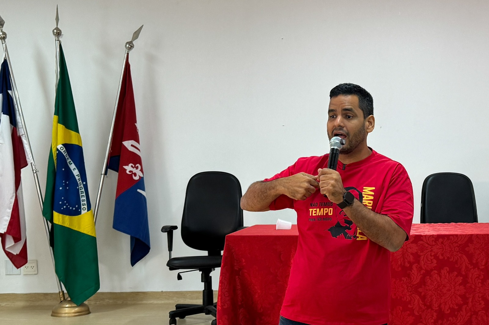 Tássio Brito critica aumento na tarifa de ônibus em Salvador: “Reajuste feito de forma autoritária, acima da inflação e sem debate na Câmara”