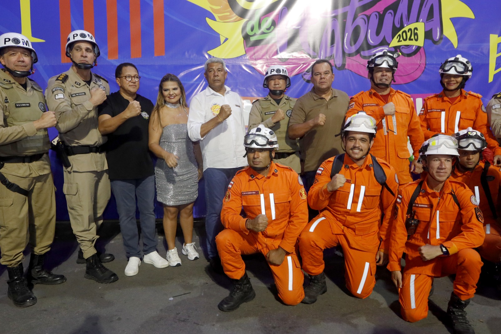 Jerônimo prestigia abertura do Carnaval antecipado de Itabuna