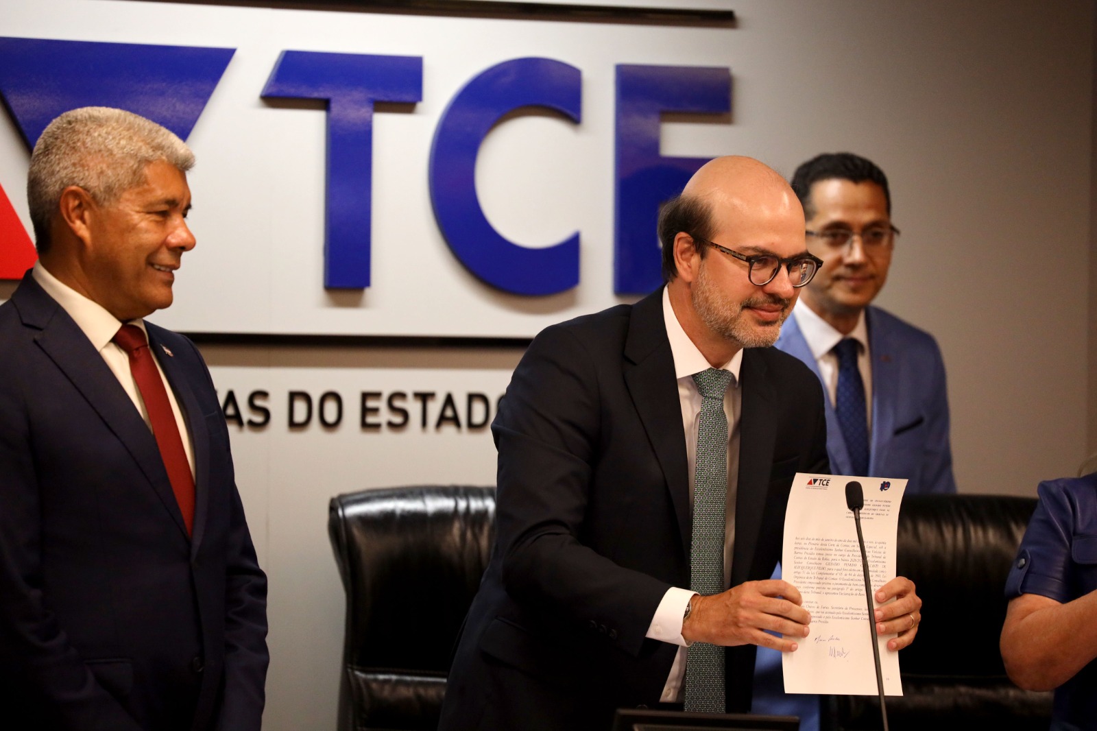 TCE-BA empossa nova Mesa Diretora para o biênio 2026/2027