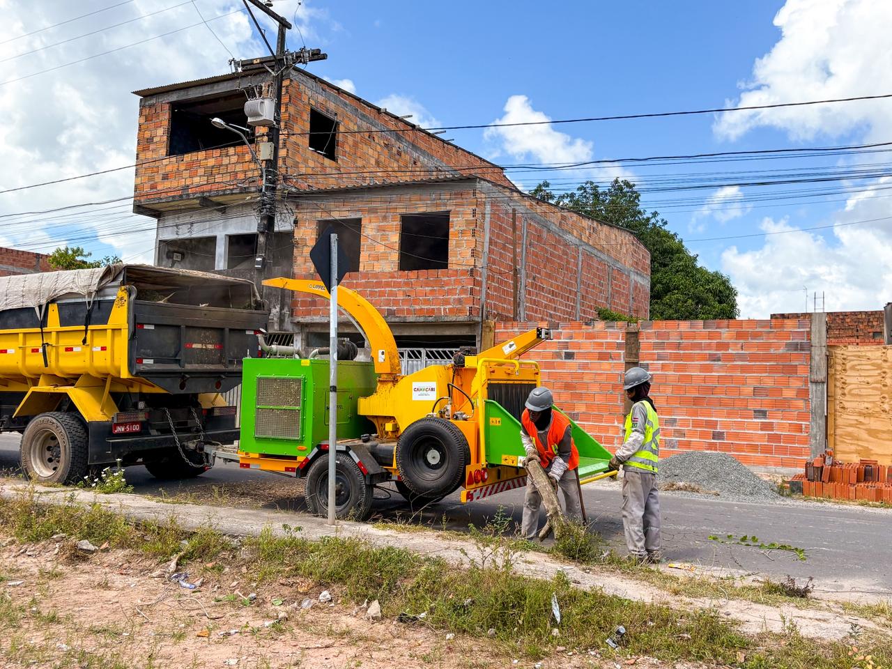 Prefeitura de Camaçari promove mutirão de limpeza no Verdes Horizontes