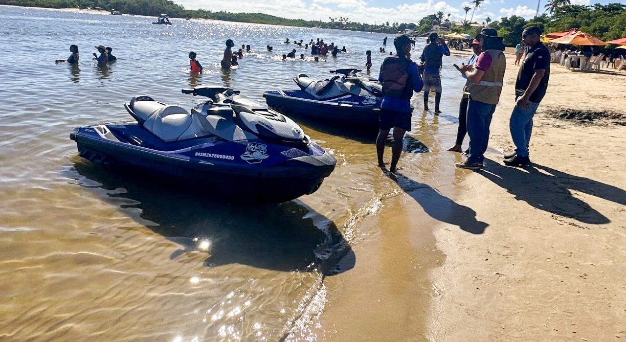 Prefeitura de Camaçari intensifica fiscalização de motos aquáticas em Barra do Jacuípe