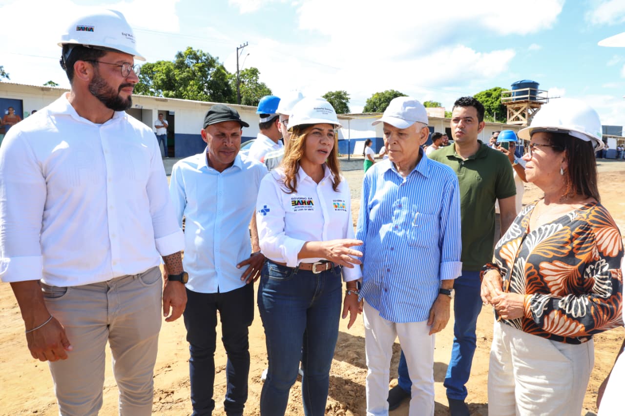 Roberta Santana inspeciona obras do Hospital e Maternidade Regional Costa do Dendê