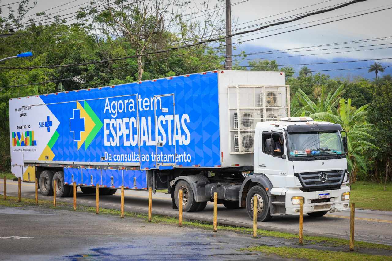 Bahia amplia atendimento em saúde com quatro carretas do programa Agora Tem Especialistas
