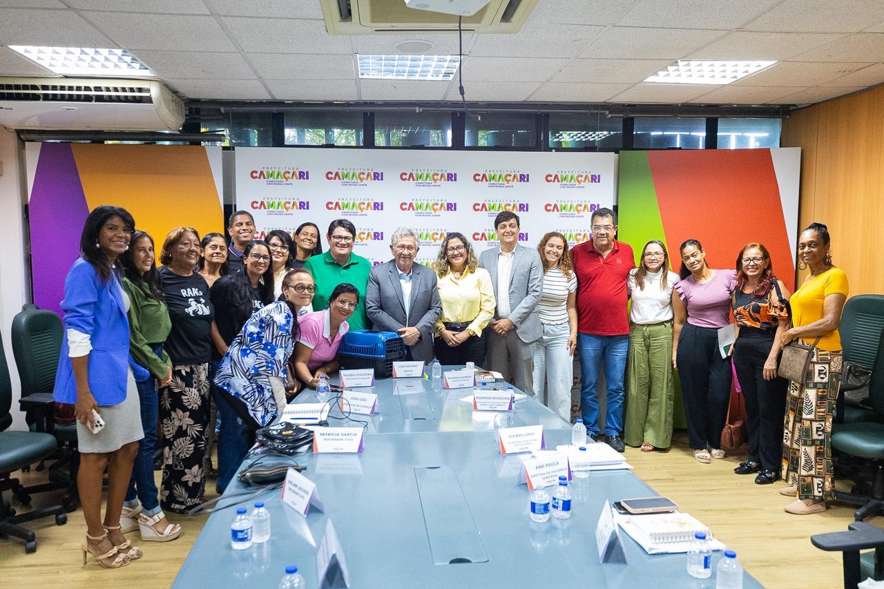 Prefeitura de Camaçari alinha ações prioritárias com ativistas da causa animal