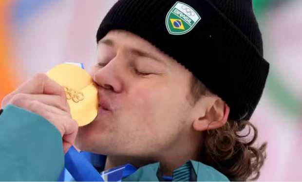 Lula parabeniza Lucas Pinheiro por ouro inédito nos Jogos de Inverno