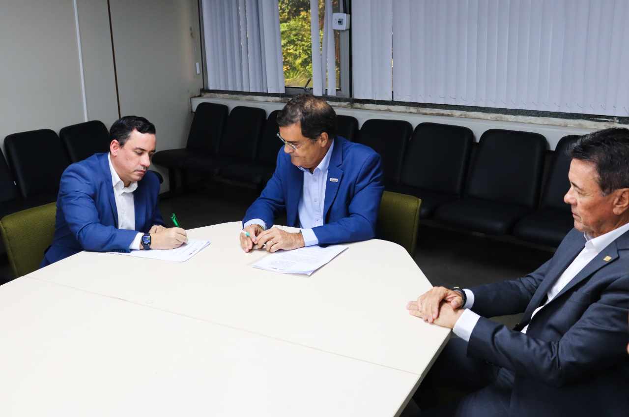 SDE, Neoenergia Coelba e FIEB firmam acordo para garantir infraestrutura elétrica a novos empreendimentos