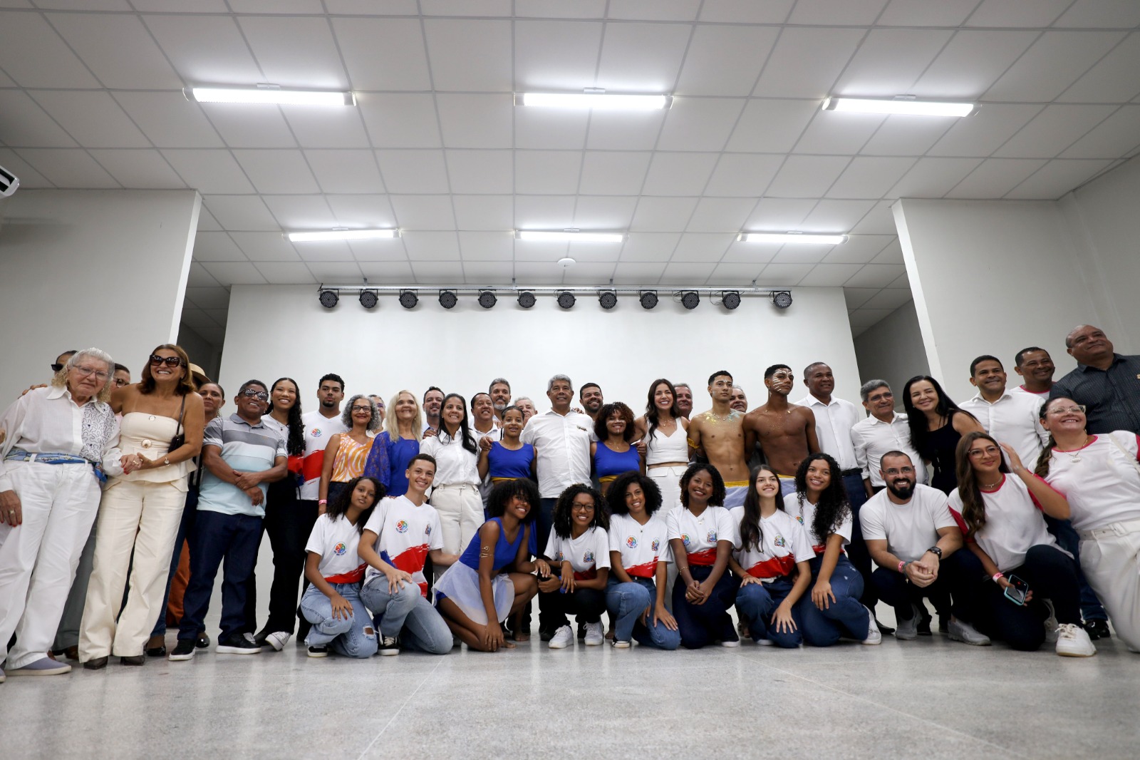 Jerônimo entrega nova escola de tempo integral, pavimentação e equipamentos de saúde em Nilo Peçanha