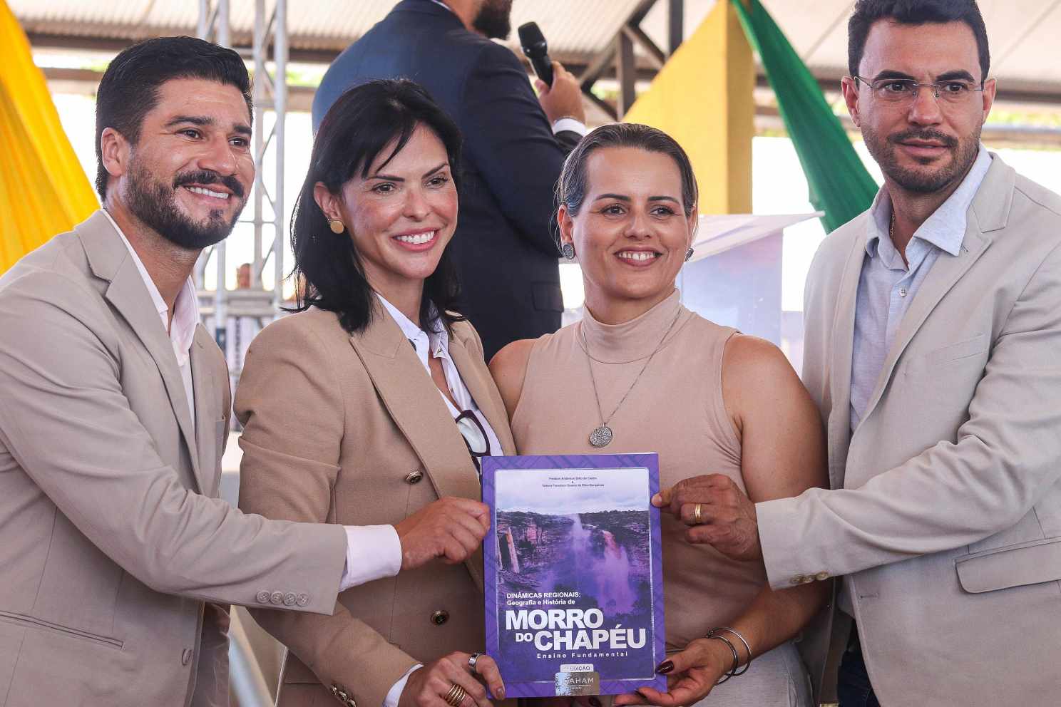 Prefeitura de Morro do Chapéu lança livro sobre Geografia e História do município
