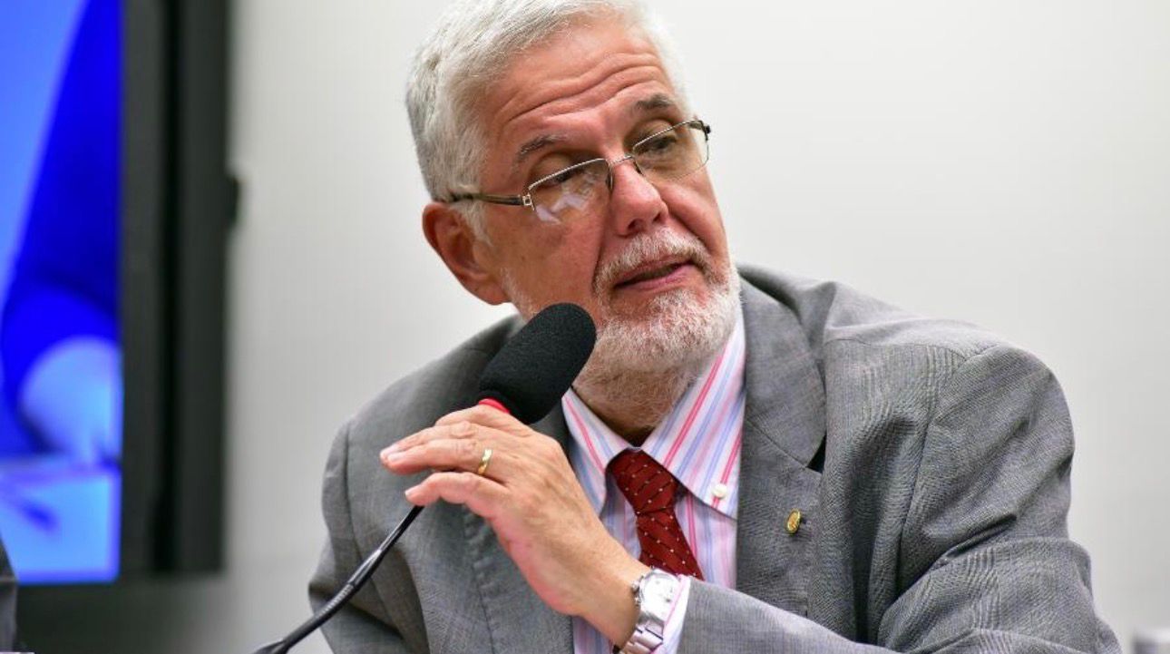 Jorge Solla sugere que ACM Neto se olhe no espelho antes de acusar alguém de traição