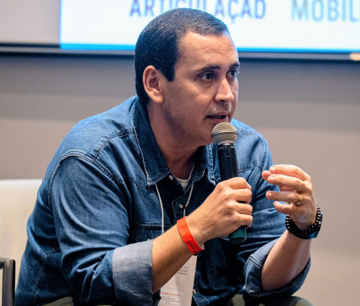 “Brasil contra os privilégios”, diz secretário de Comunicação do PT após Lula vetar supersalários