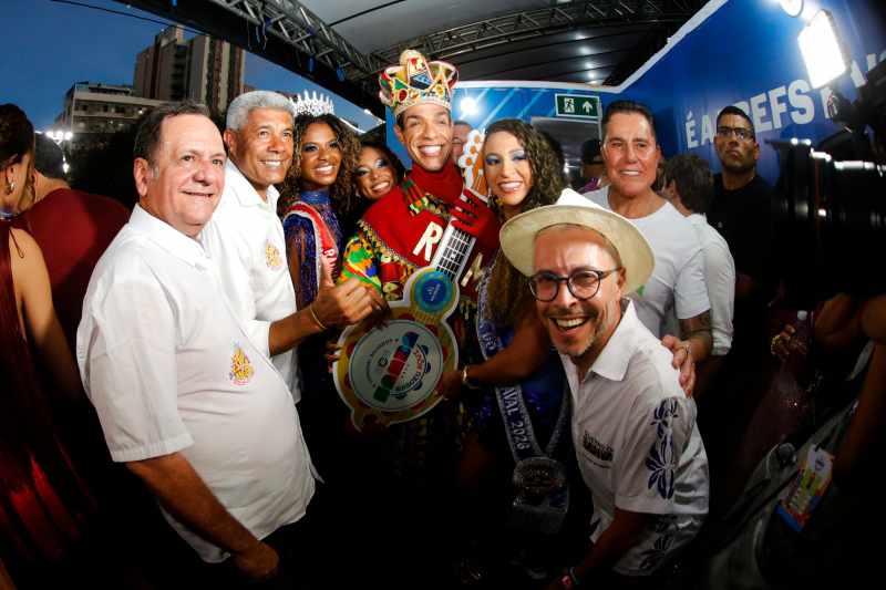 Jerônimo destaca impacto econômico do Carnaval da Bahia durante abertura oficial da folia em Salvador