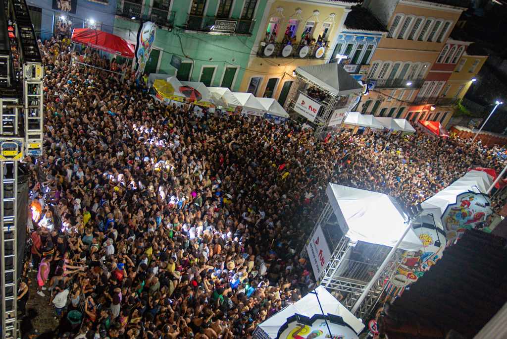 Carnaval do Pelô reúne mais de 600 mil pessoas no Centro Histórico