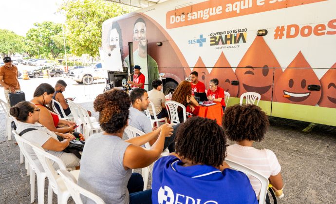 População de Camaçari reforça solidariedade em ação de doação de sangue no Hemóvel