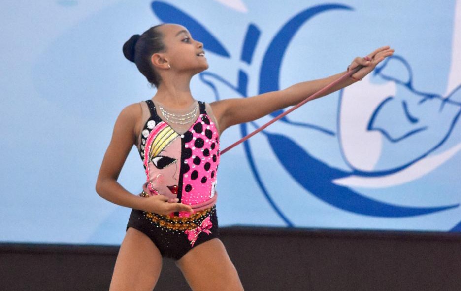 Promessa da ginástica rítmica da Bahia busca apoio para estágio na Europa