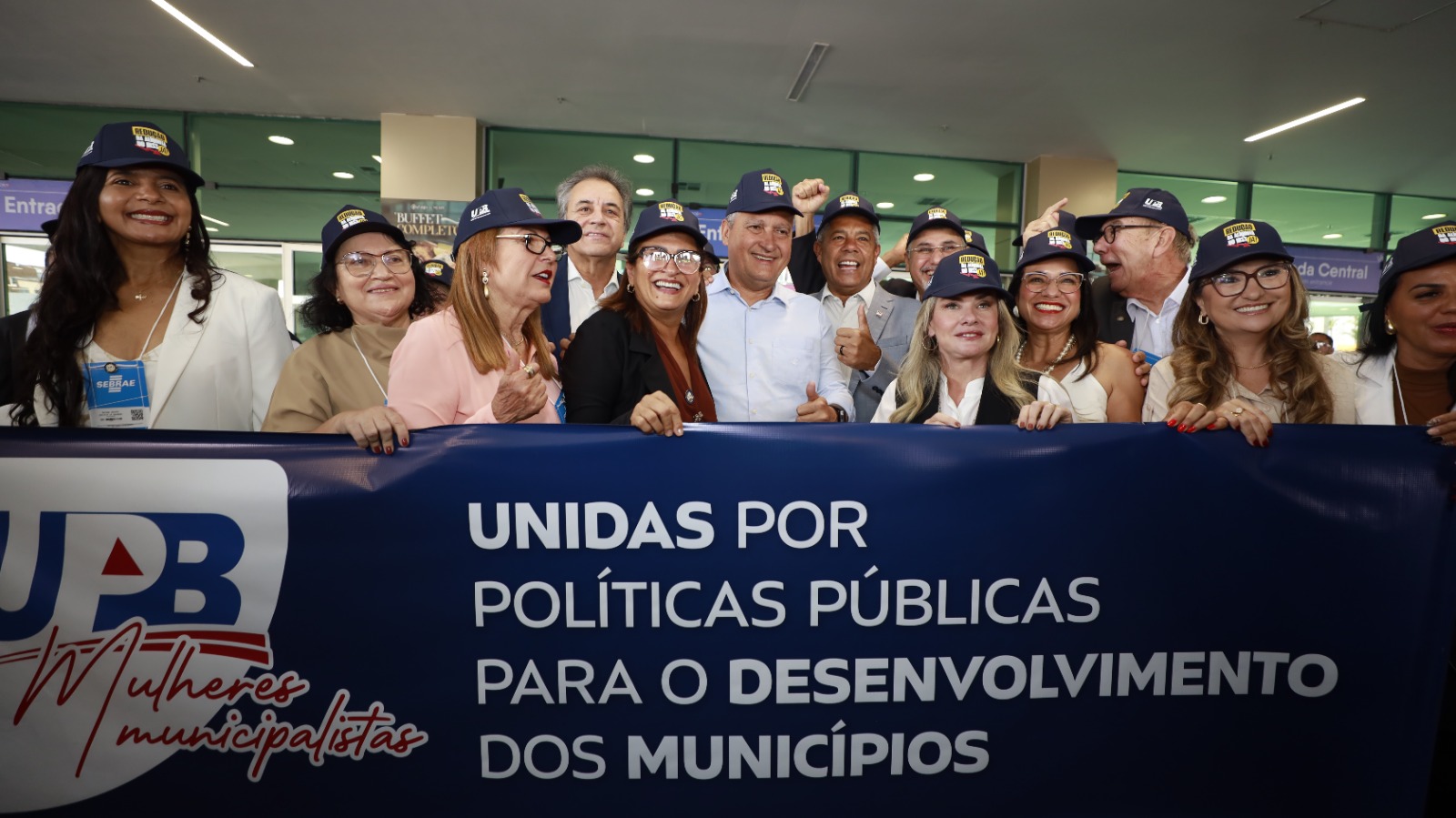 Governador participa de Encontro de Prefeitos e reforça união entre Estado e municípios