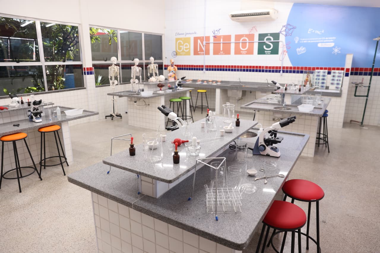 Governo do Estado entrega modernização do Colégio Estadual de Tempo Integral Raphael Serravalle em Salvador