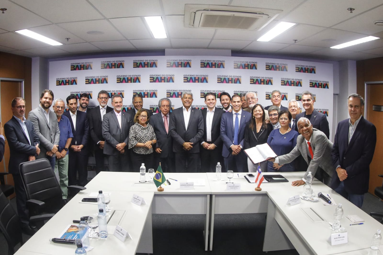 Jerônimo tem reunião com presidente da Câmara dos Deputados e deputados federais da Bahia