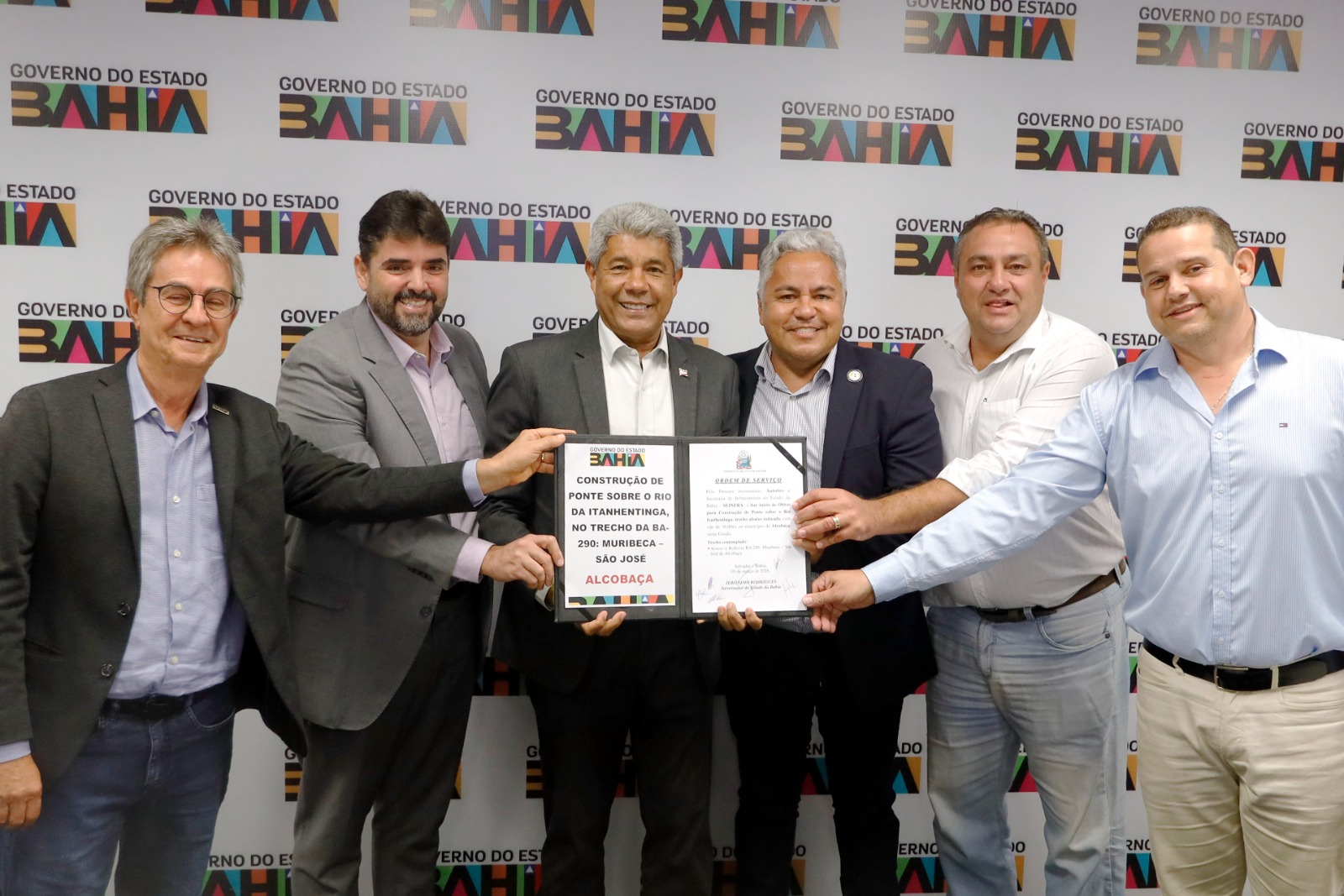 Jerônimo assina ordem de serviço para construção de ponte em Alcobaça