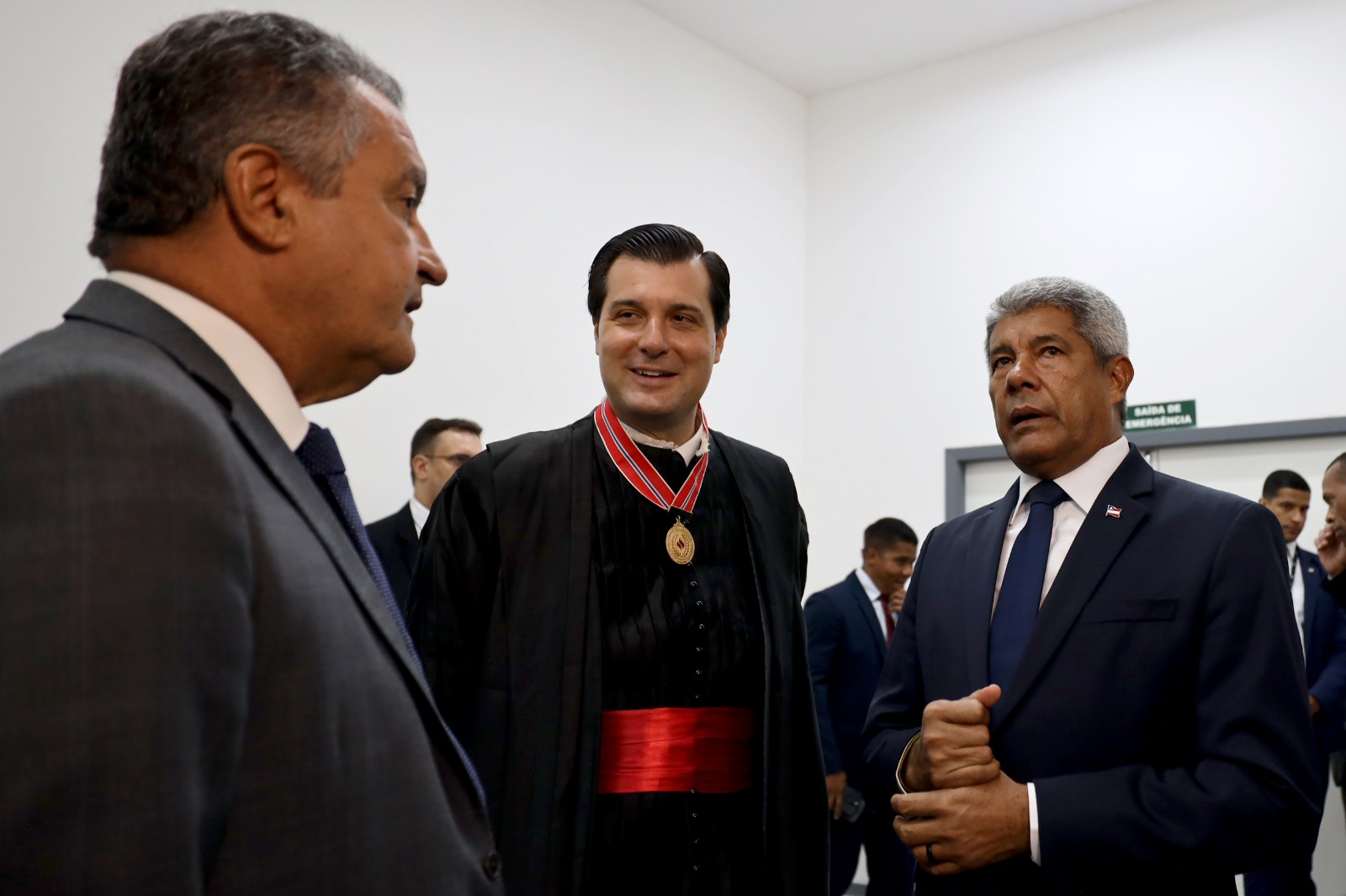 Jerônimo prestigia posse do promotor Pedro Maia, reconduzido ao comando do MP baiano