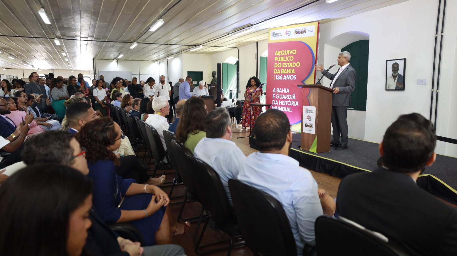 Arquivo Público da Bahia celebra 136 anos e recebe novos investimentos do Estado