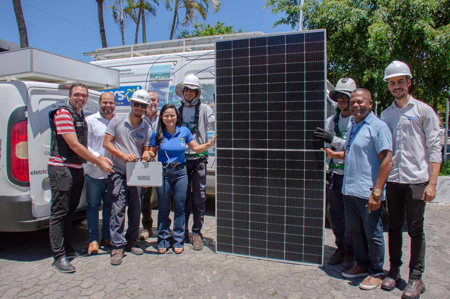 Débora Regis acompanha instalação de energia solar no Parque Ecológico de Vilas