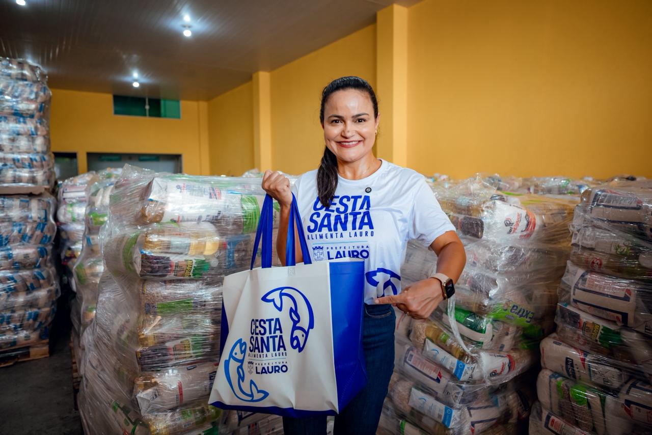Cesta Santa de Lauro passa por vistoria da prefeita Débora Regis antes da distribuição
