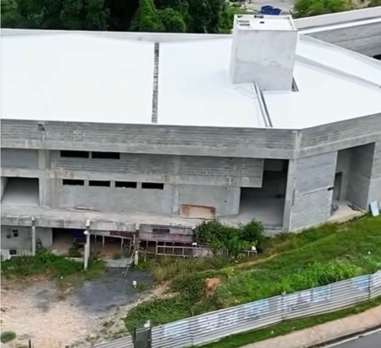 Marcelino Galo cobra da Prefeitura de Salvador a conclusão da escola municipal para crianças com autismo